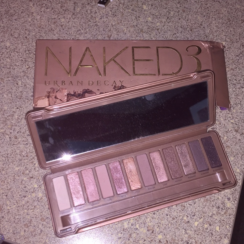 Naked 3 Pallete